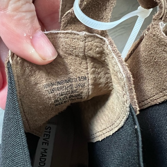 Steve Madden Rhiannon Chelsea Boot - Picture 5 of 5